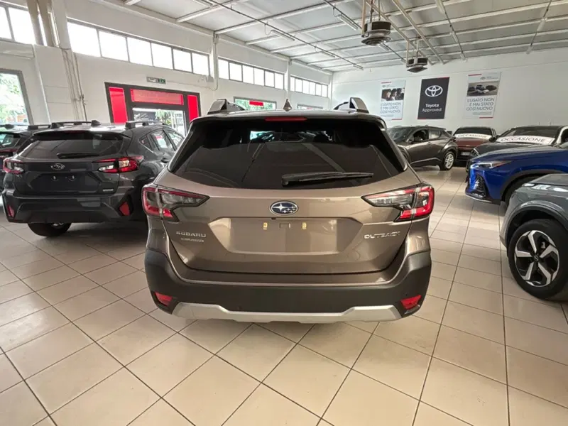 Subaru Outback nuova a Bologna (4)