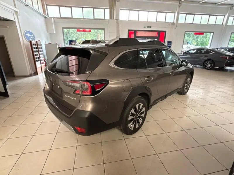 Subaru Outback nuova a Bologna (6)