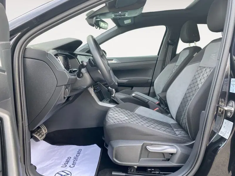 Volkswagen Taigo usata a Bologna (9)