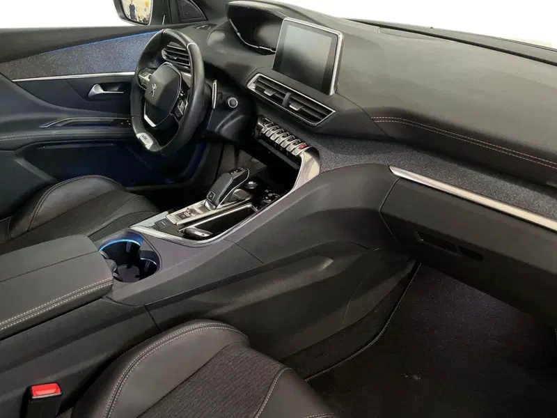 Peugeot 3008 usata a Bari (9)