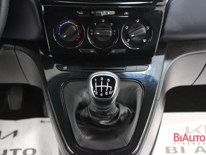 Lancia Ypsilon usata a Firenze (14)