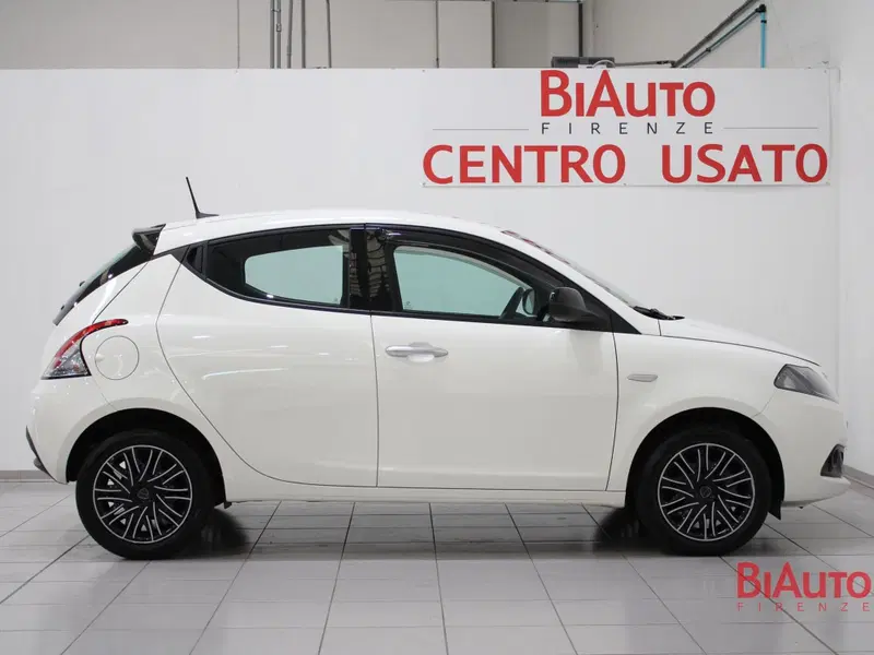 Lancia Ypsilon usata a Firenze (16)