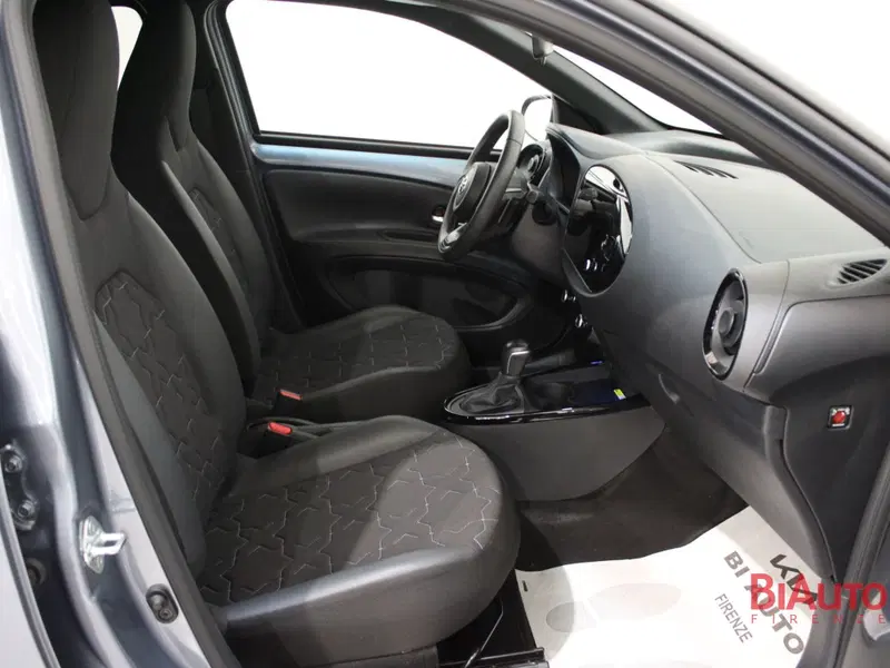 Toyota Aygo X usata a Firenze (6)