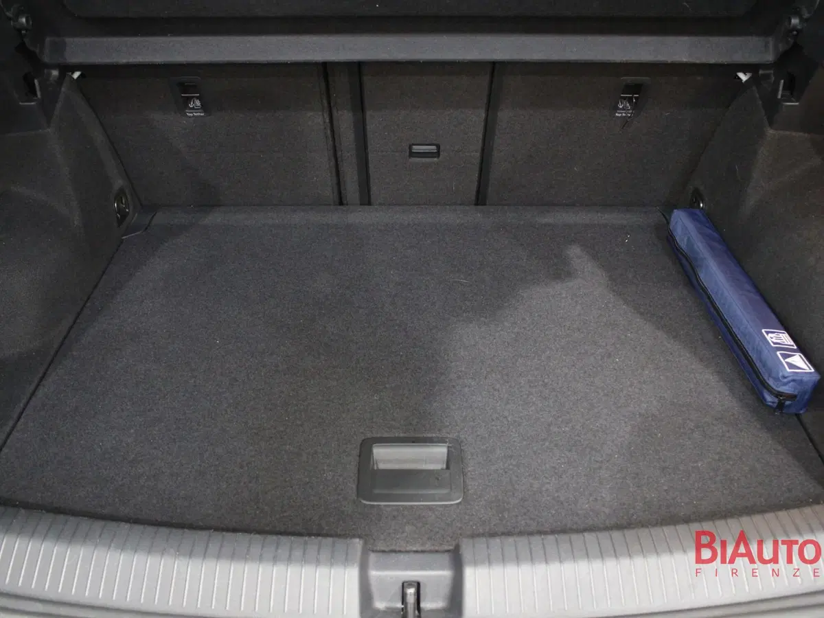 Volkswagen T-Roc usata a Firenze (8)
