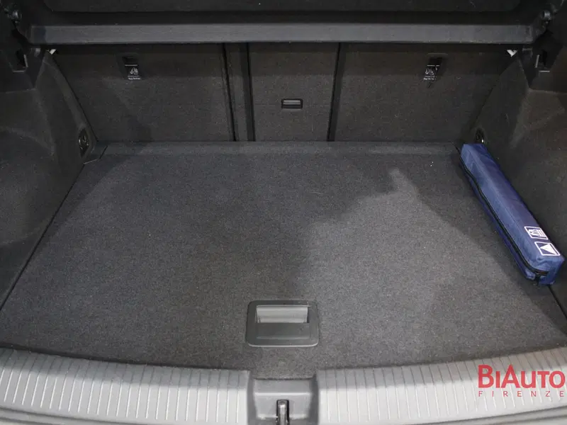 Volkswagen T-Roc usata a Firenze (8)