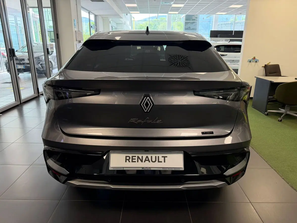 Renault Rafale nuova a Brescia (4)