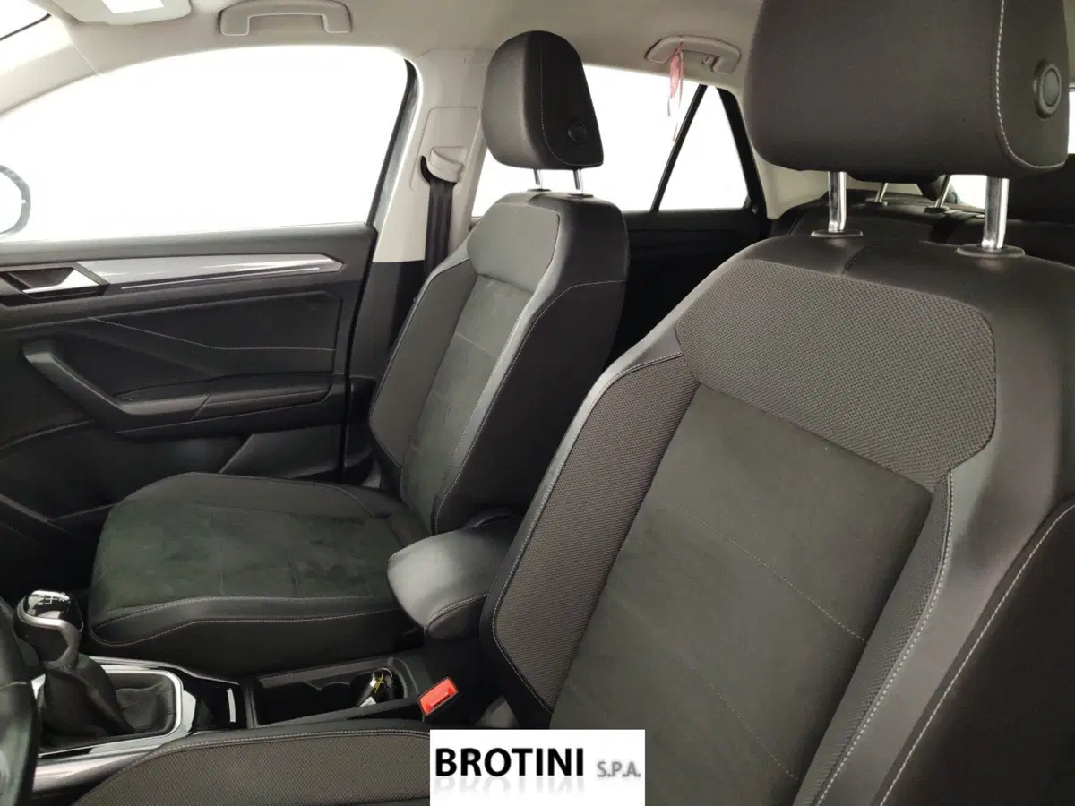 Volkswagen T-Roc usata a Massa-Carrara (9)