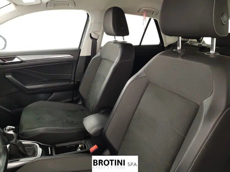 Volkswagen T-Roc usata a Massa-Carrara (9)