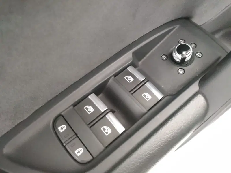 Audi Q5 Sportback usata a Napoli (13)