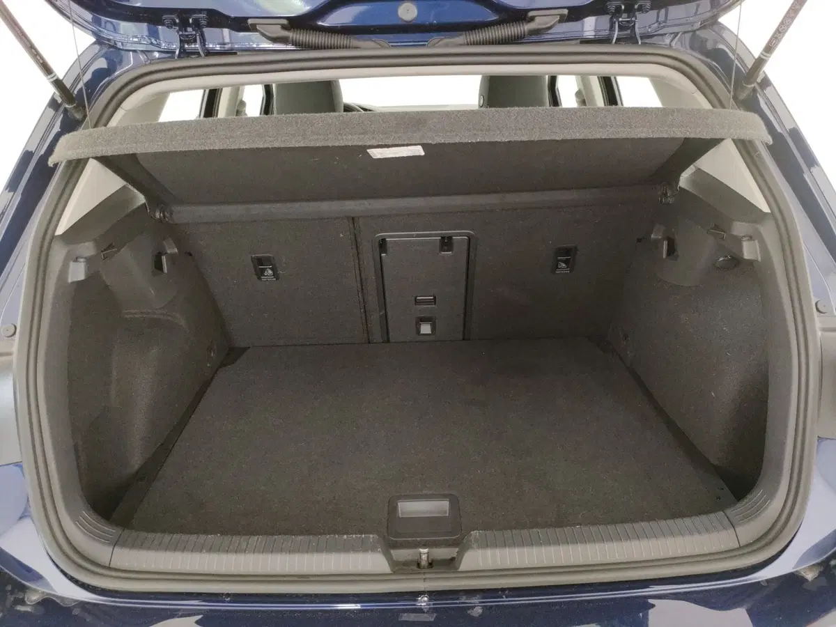 Volkswagen Golf usata a Napoli (15)
