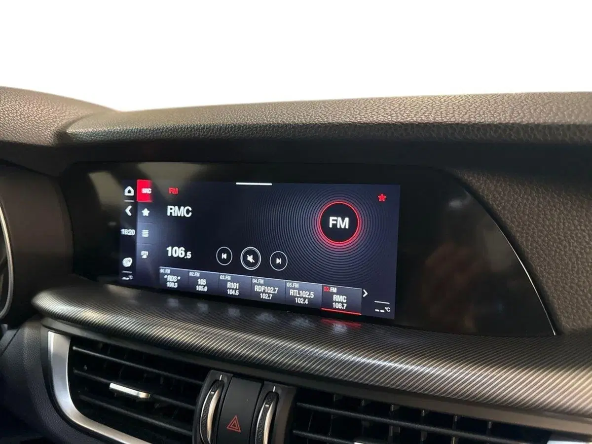 Alfa Romeo Stelvio usata a Prato (14)