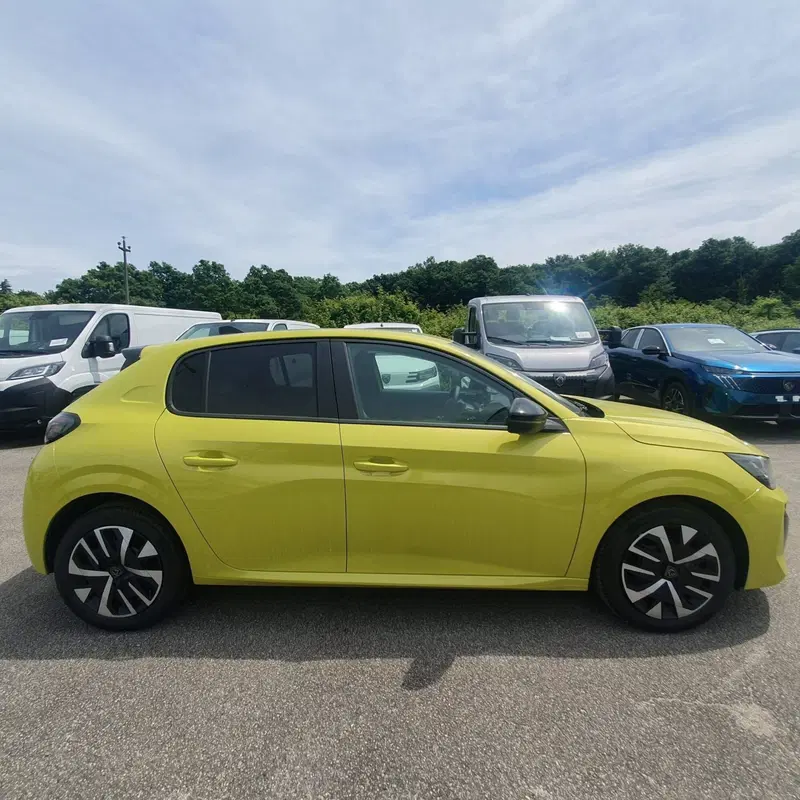 Peugeot 208 nuova a Frosinone (3)