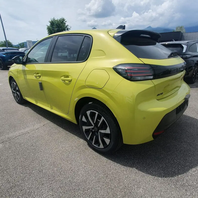 Peugeot 208 nuova a Frosinone (6)