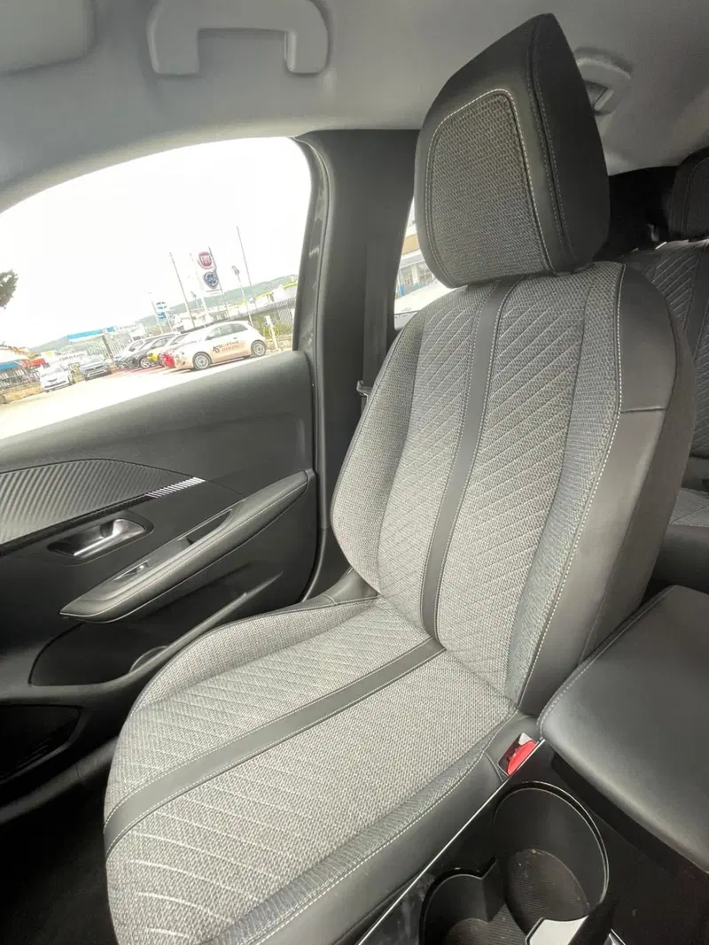 Peugeot 208 usata a L'Aquila (12)