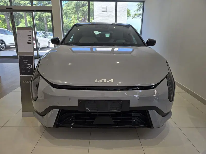 Kia EV4 nuova a Rimini (2)