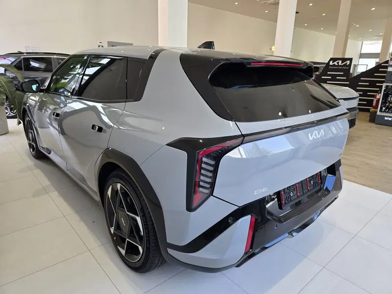 Kia EV4 nuova a Rimini (5)