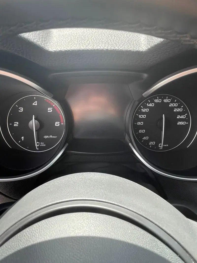 Alfa Romeo Stelvio usata a L'Aquila (11)