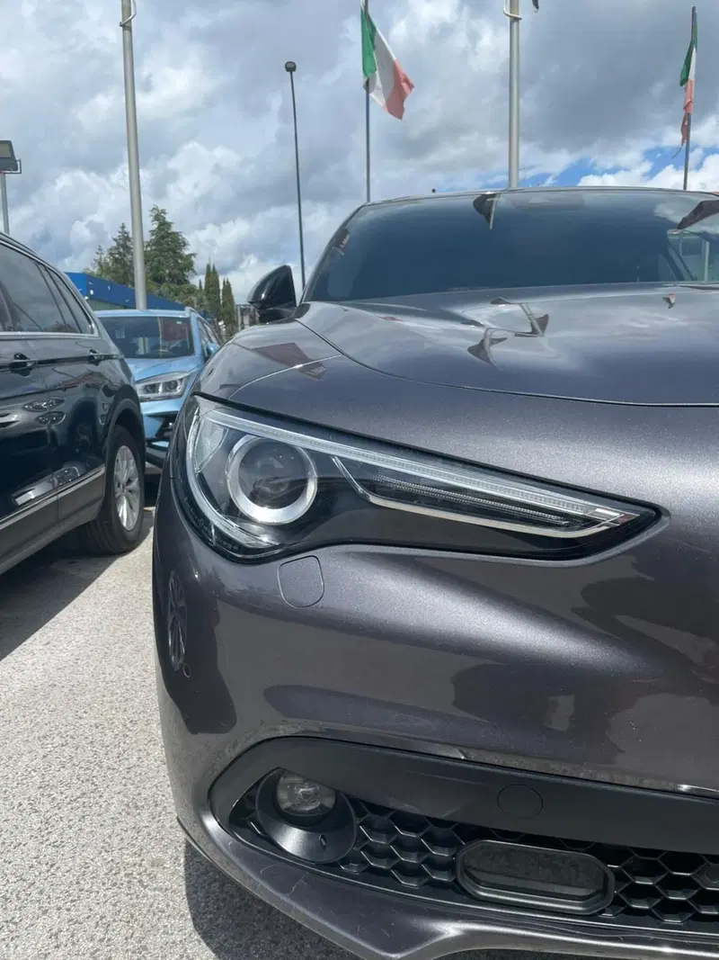 Alfa Romeo Stelvio usata a L'Aquila (13)