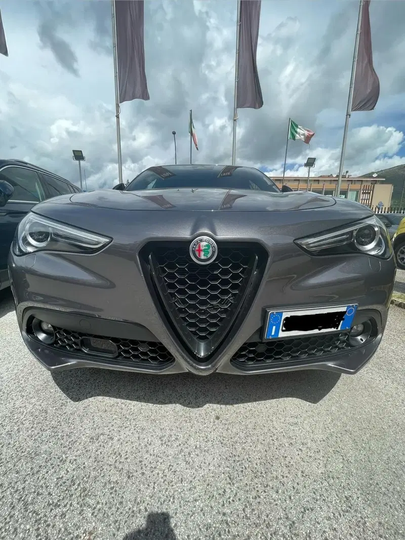 Alfa Romeo Stelvio usata a L'Aquila (15)