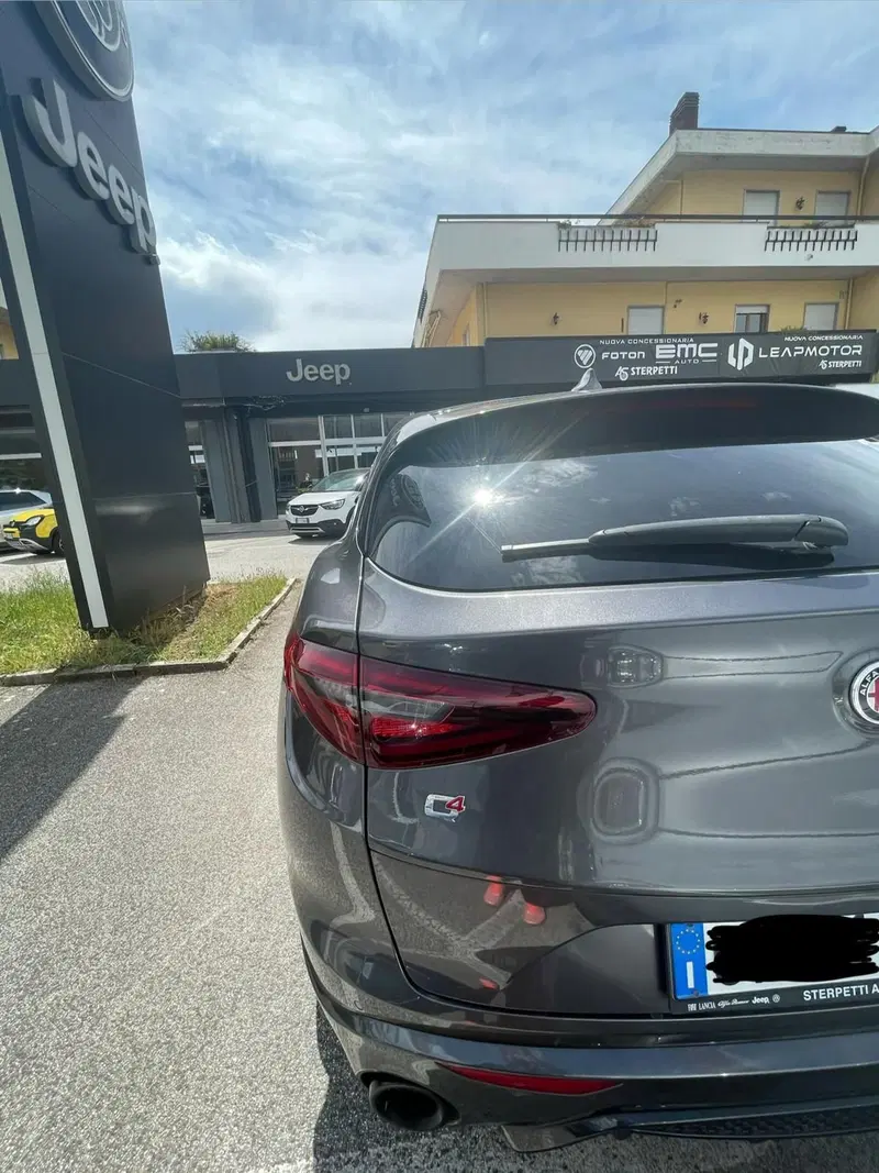 Alfa Romeo Stelvio usata a L'Aquila (16)