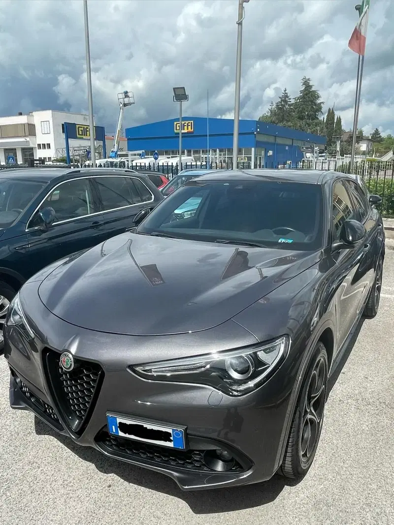 Alfa Romeo Stelvio usata a L'Aquila (17)