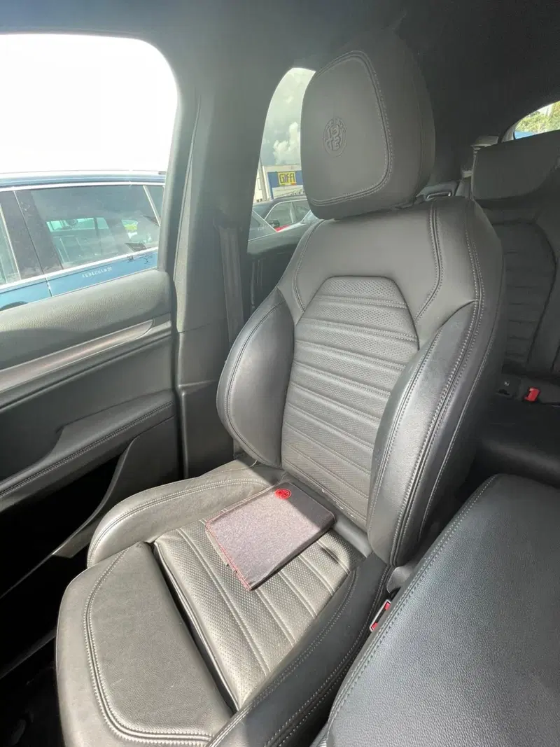Alfa Romeo Stelvio usata a L'Aquila (7)