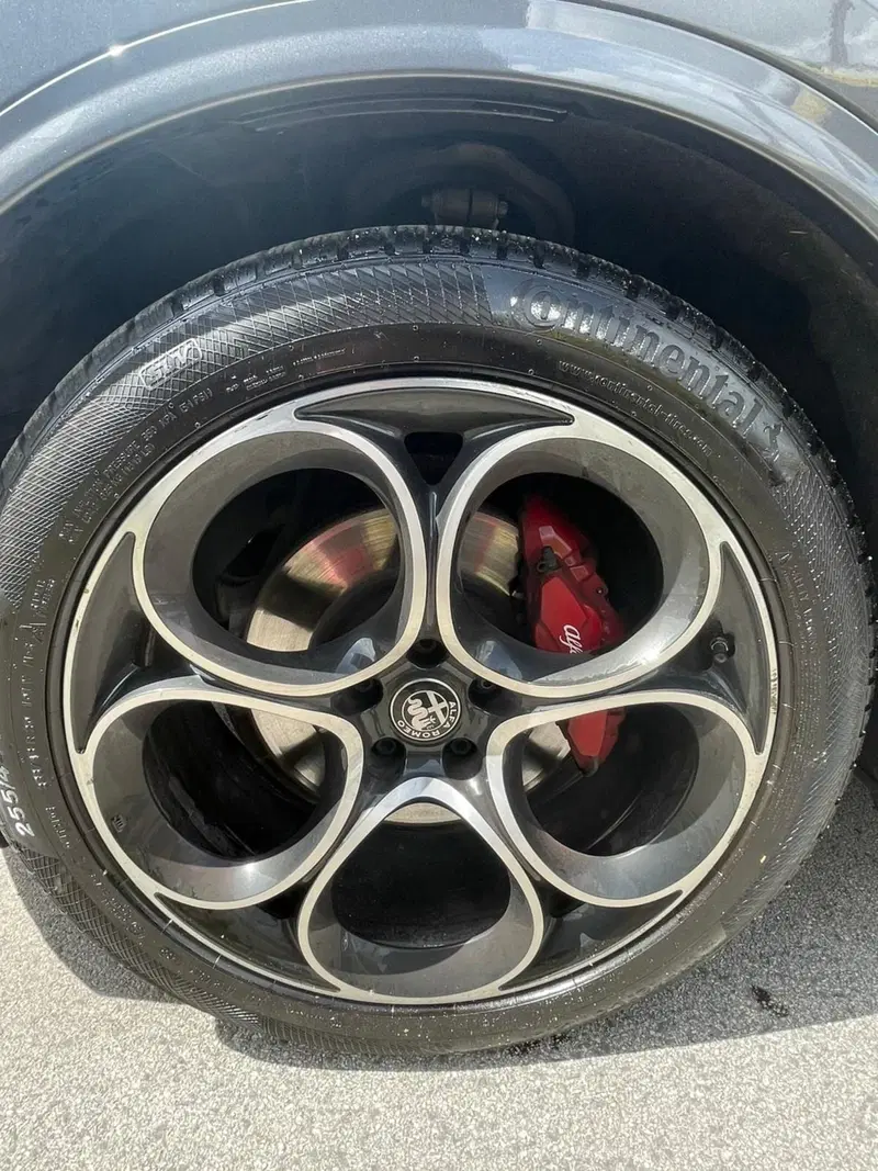 Alfa Romeo Stelvio usata a L'Aquila (9)