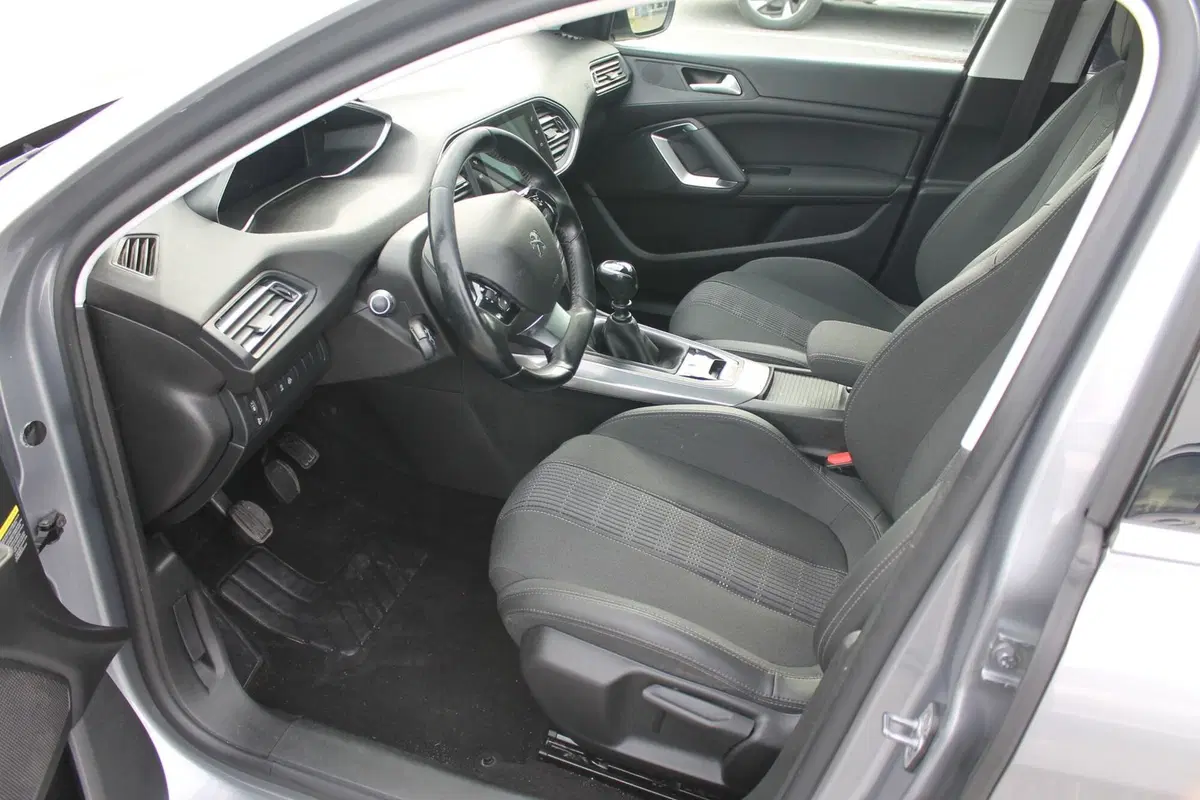 Peugeot 308 SW usata a Cuneo (8)