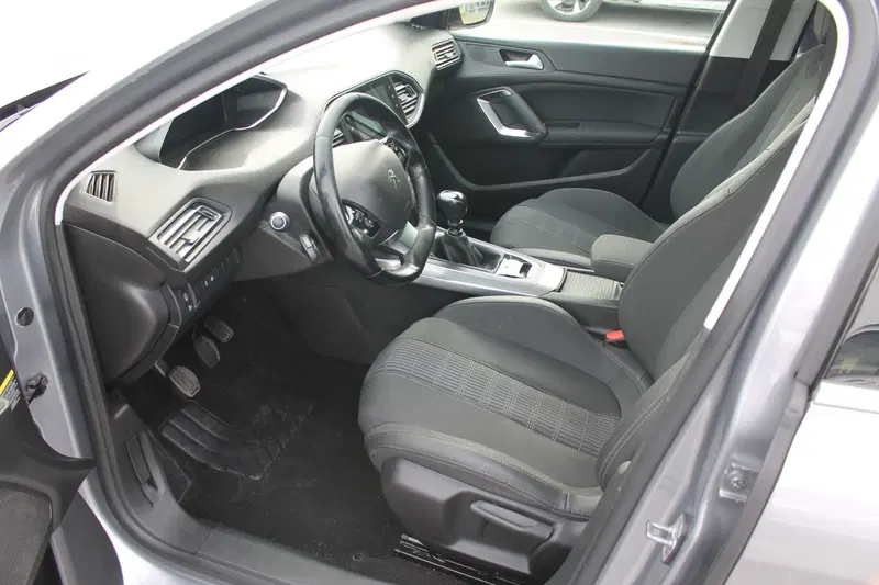 Peugeot 308 SW usata a Cuneo (8)