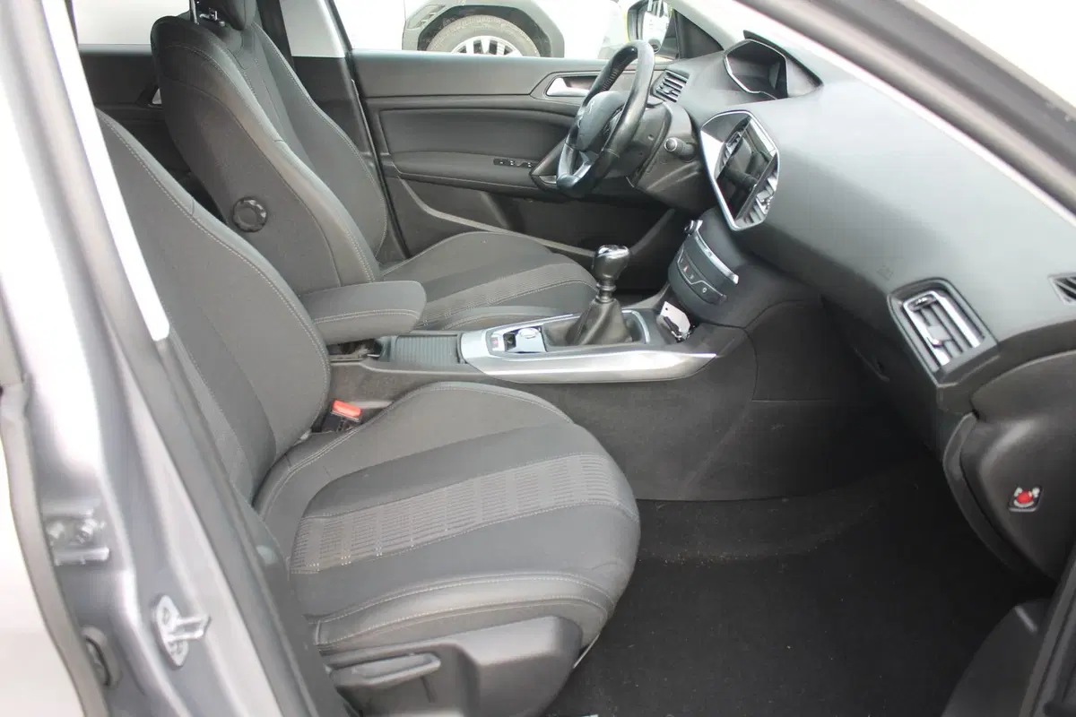 Peugeot 308 SW usata a Cuneo (9)