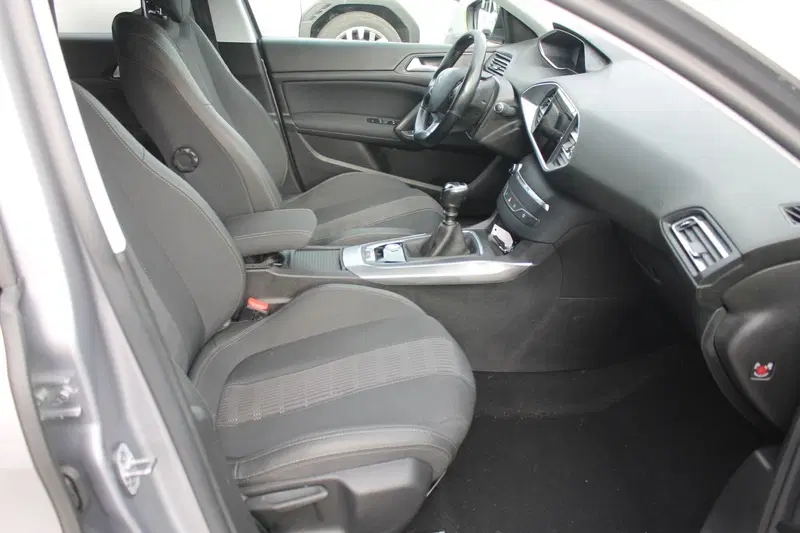 Peugeot 308 SW usata a Cuneo (9)
