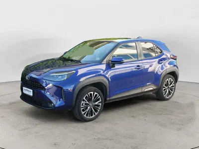 Toyota Yaris Cross 1.5 Hybrid 5p. E-CVT AWD-i Lounge del 2022 usata a Cuneo