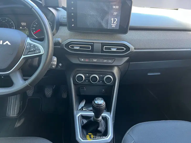Dacia Jogger usata a Milano (14)