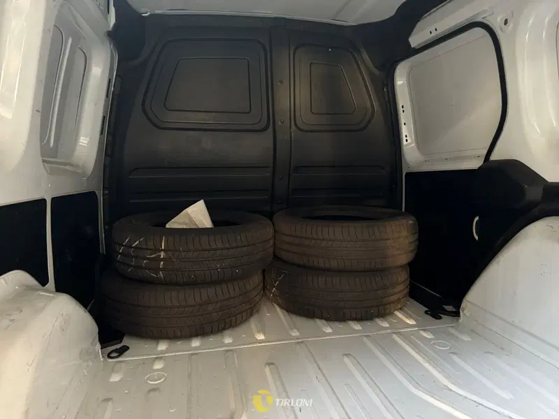 Renault Kangoo usata a Milano (14)