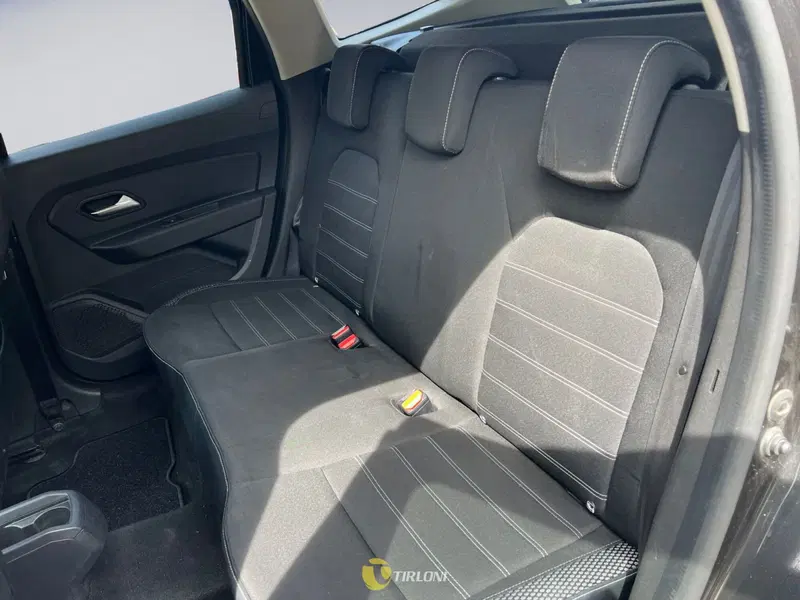 Dacia Duster usata a Milano (12)