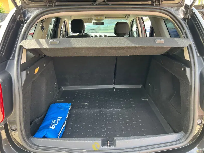 Dacia Duster usata a Milano (16)