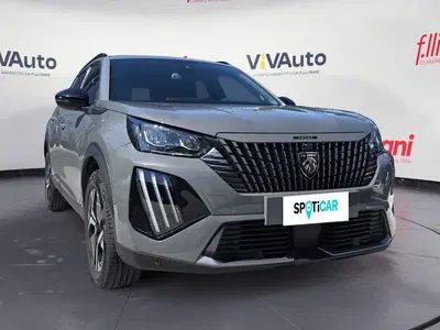 Peugeot 2008 motore elettrico 136 CV Allure del 2025 usata a Massa