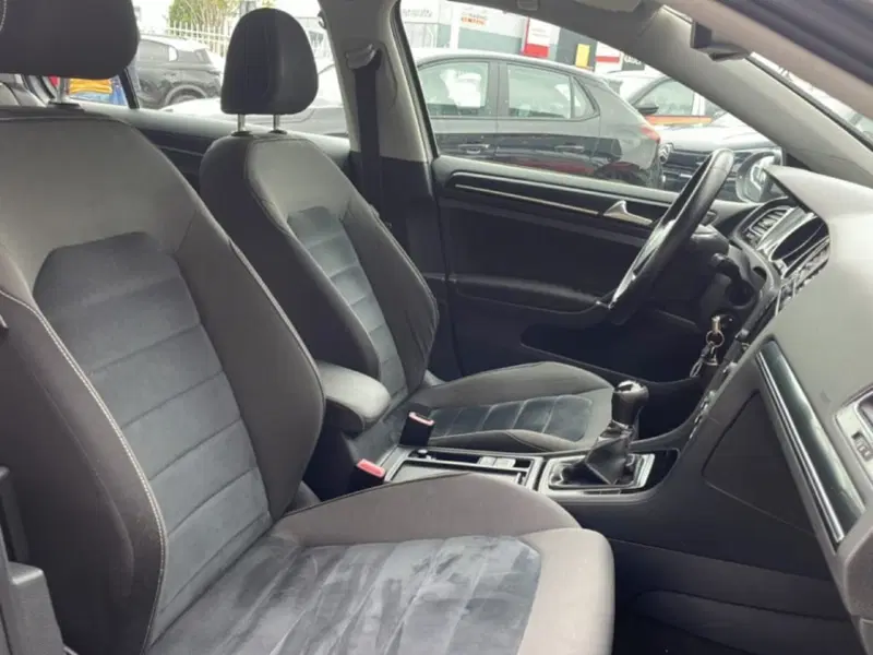 Volkswagen Golf nuova a Foggia (15)