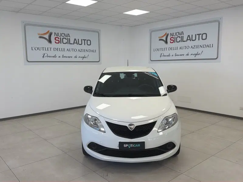 Lancia Ypsilon usata a Palermo