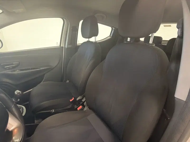 Lancia Ypsilon usata a Palermo (7)