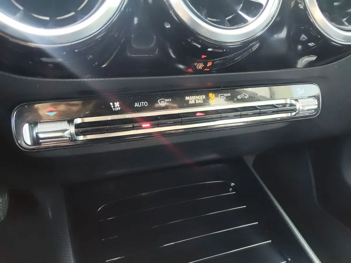 Mercedes-Benz GLA SUV usata a Modena (12)