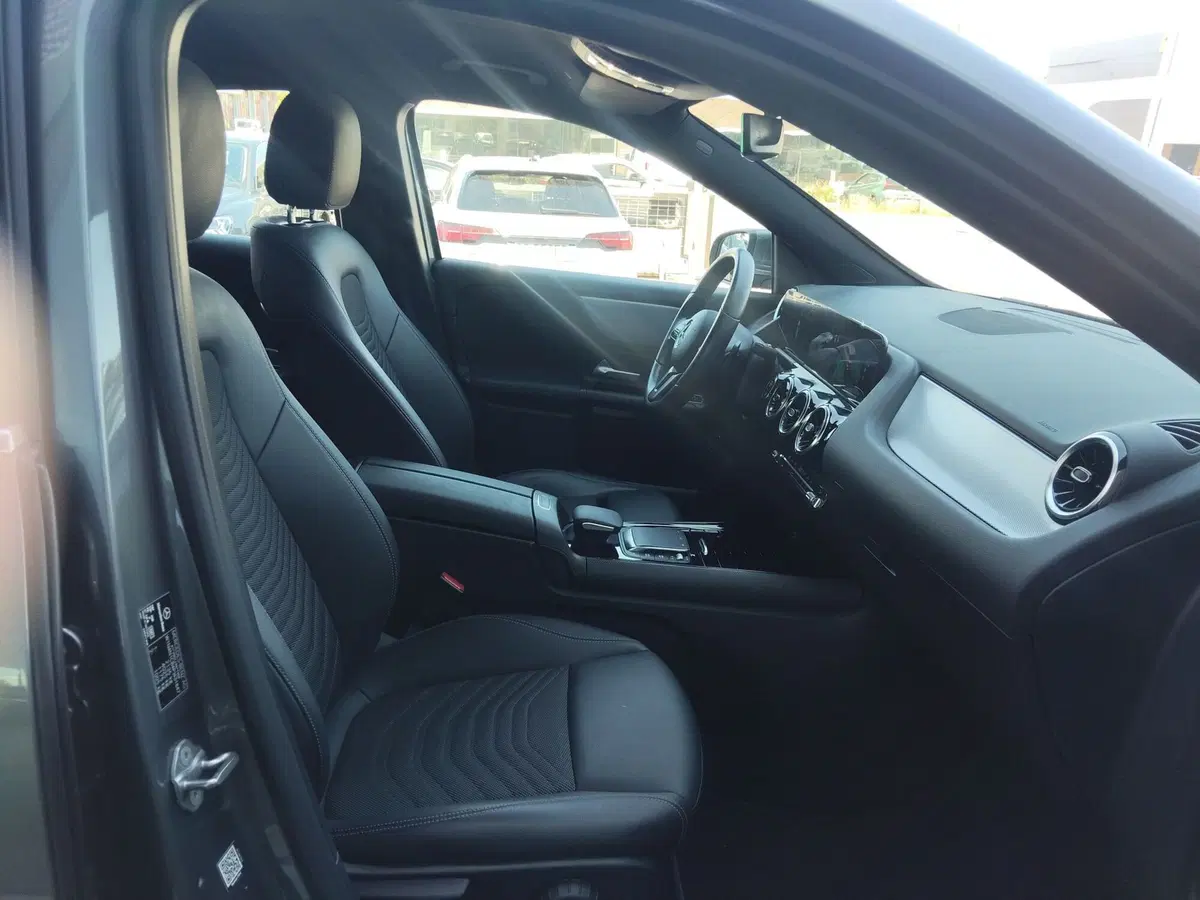 Mercedes-Benz GLA SUV usata a Modena (17)