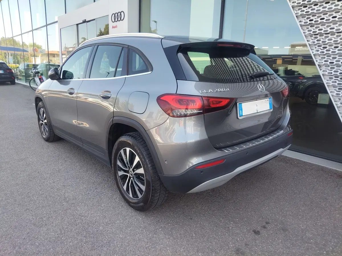 Mercedes-Benz GLA SUV usata a Modena (4)