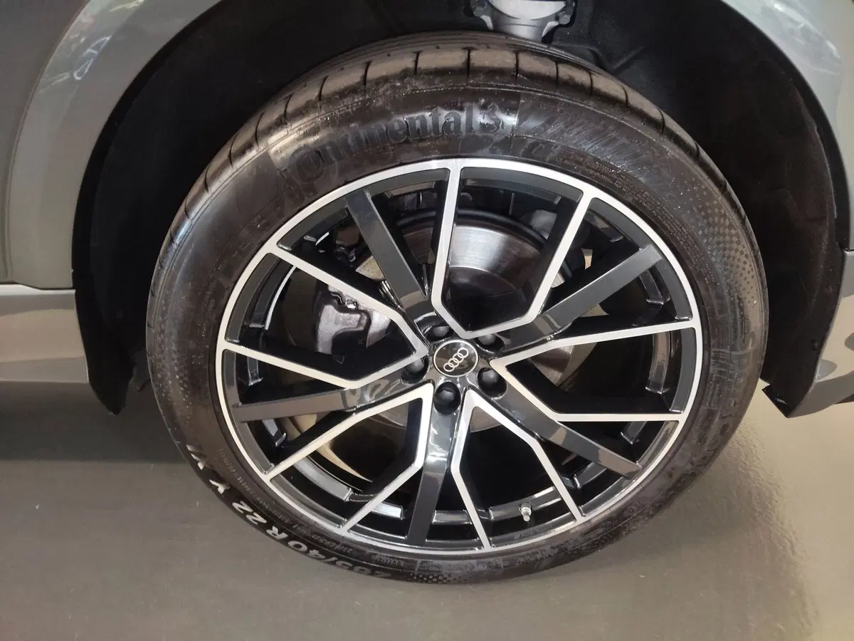 Audi Q8 usata a Modena (6)