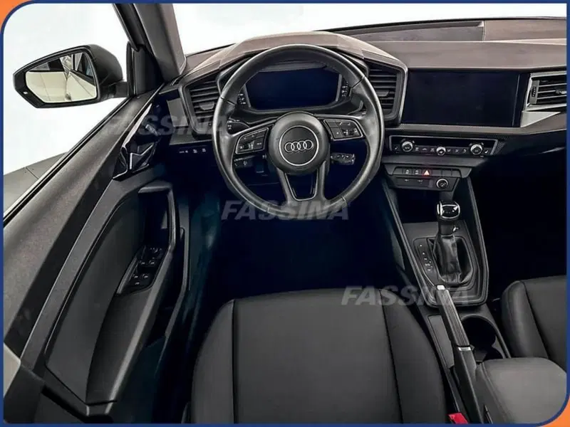 Audi A1 allstreet usata a Milano (10)