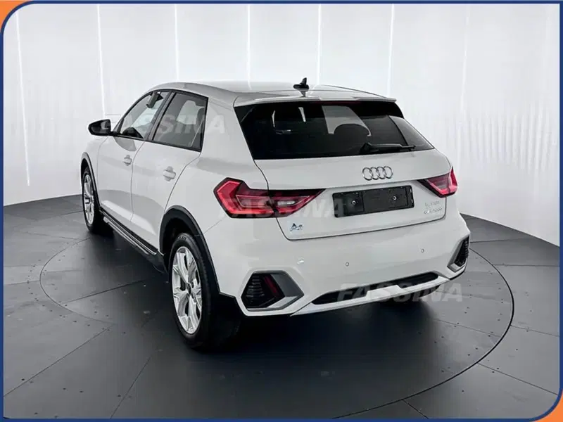 Audi A1 allstreet usata a Milano (4)