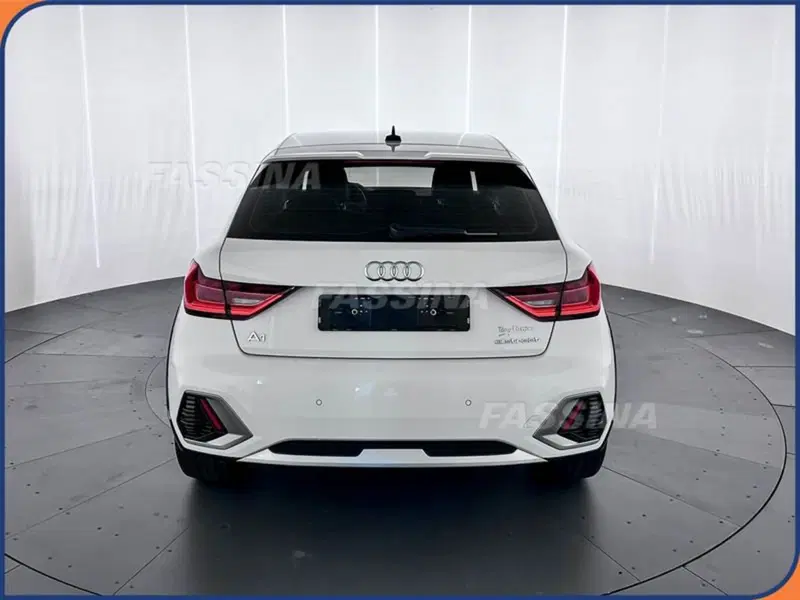 Audi A1 allstreet usata a Milano (5)