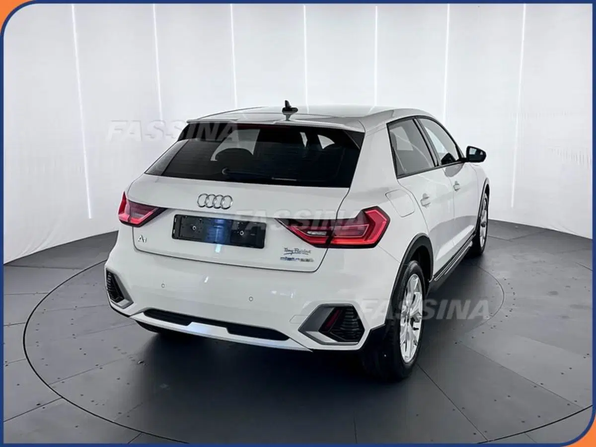 Audi A1 allstreet usata a Milano (6)