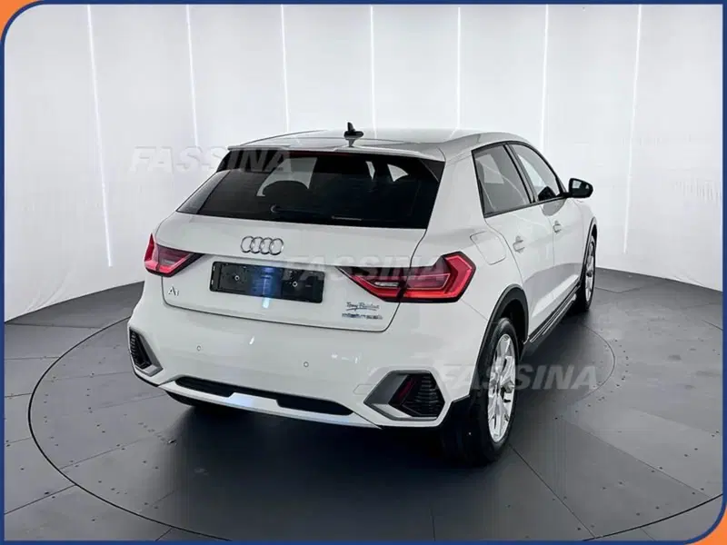 Audi A1 allstreet usata a Milano (6)