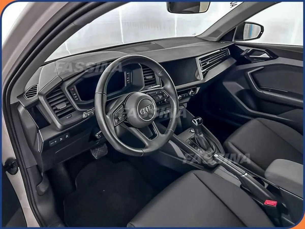 Audi A1 allstreet usata a Milano (9)
